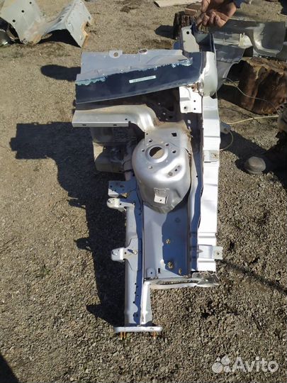 Ланжерон передний левый Ford Focus 2