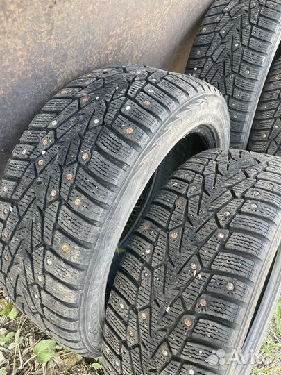 Nokian Tyres Hakkapeliitta 7 215/50 R17