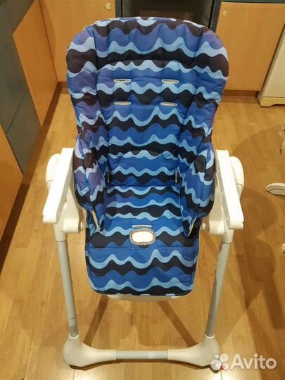 Продается стульчик для кормления happy baby w