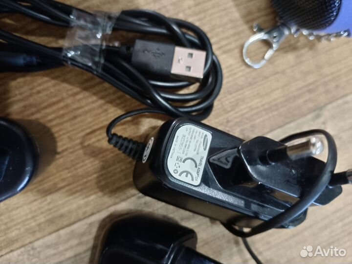 Зарядки и провода. Все что на фото