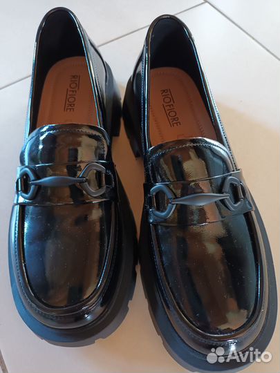 Лоферы женские