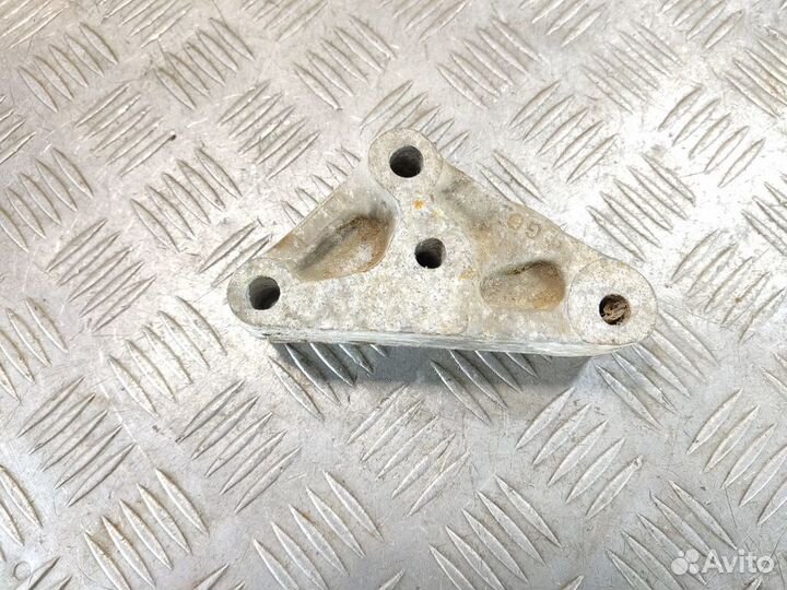 Кронштейн генератора Lexus Rx 1998 2003