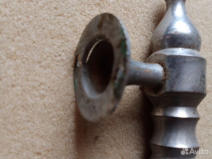 Бронзовая старинная дверная ручка