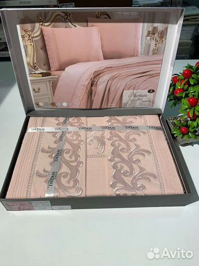 Белье постельное с гипюром