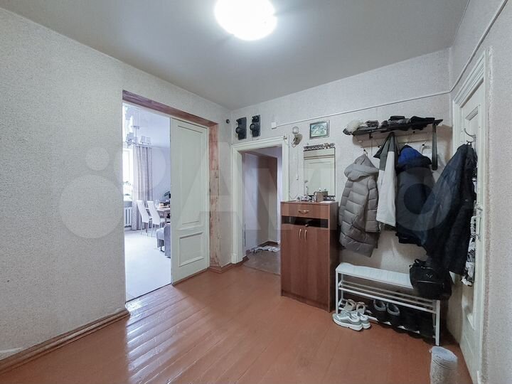 Комната 17 м² в 3-к., 2/2 эт.