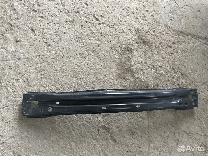 Усилитель переднего бампера toyota camry 70