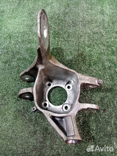 Цапфа задняя левая Bmw 5 F10 / F11 N52B30A (3.0)