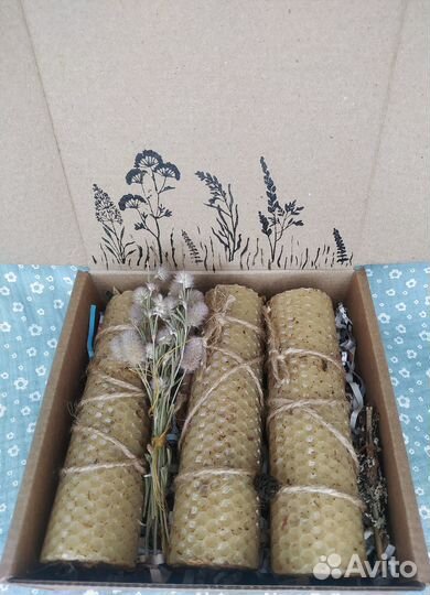 Подарочный бокс свечей из вощины для женщин