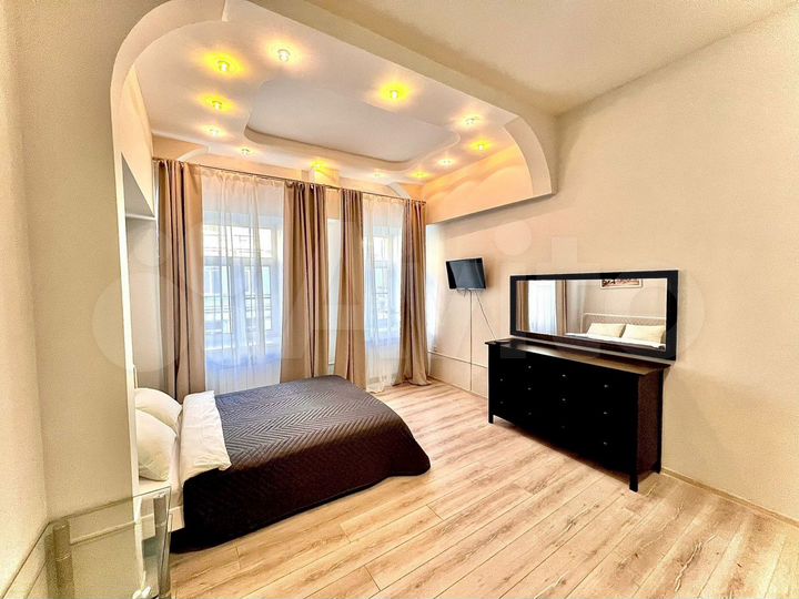 4-к. квартира, 140 м², 2/4 эт.