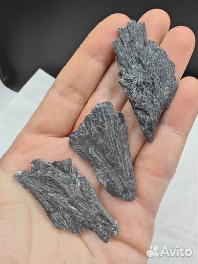 Кианит черный 3 шт цена за всё