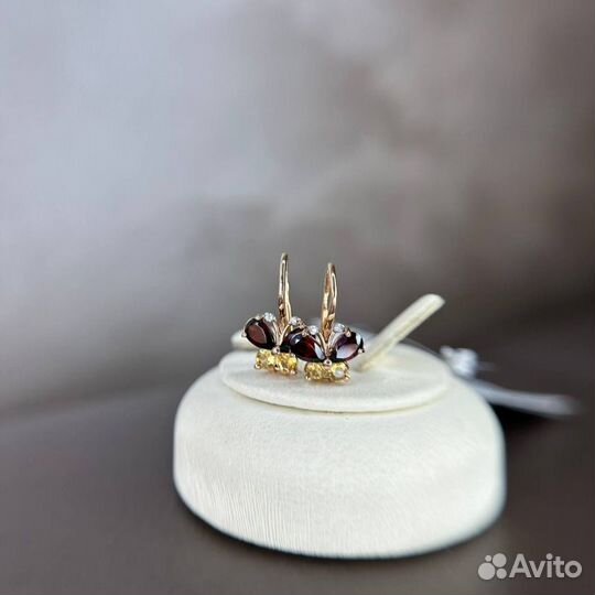 Золотые серьги с гранатом 585 золото