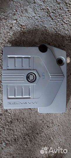 Декоративная накладка двигателя на Cadillac SRX