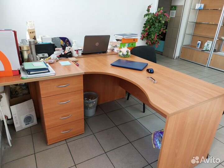 Продам офисный стол
