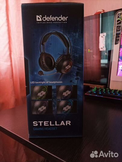 Игровые наушники и коврик