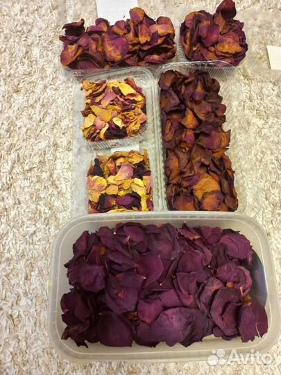 Сухие лепестки роз и пионов