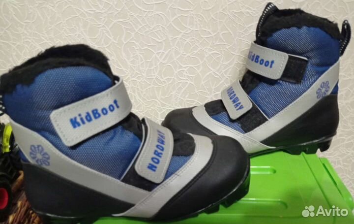 Лыжные ботинки (размер 36)