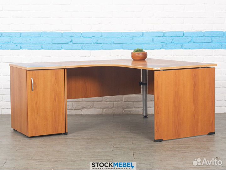 Угловой Стол с Тумбой