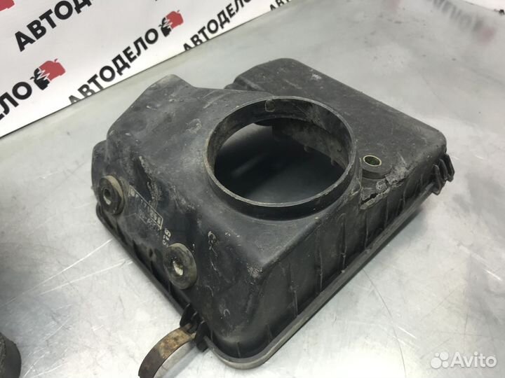 Корпус воздушного фильтра Mitsubishi RVR N23W 1992