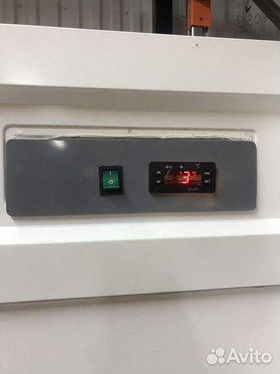 Холодильный шкаф