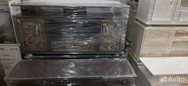 Тумбы под телевизор 125см