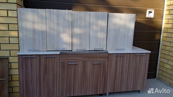 Большая и красивая кухня доставка грузчики