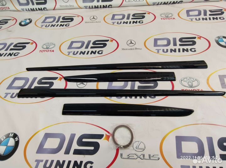 Молдинги на двери Тойота Камри 70 любой цвет