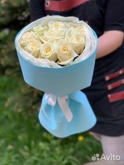 Букет белых высоких роз