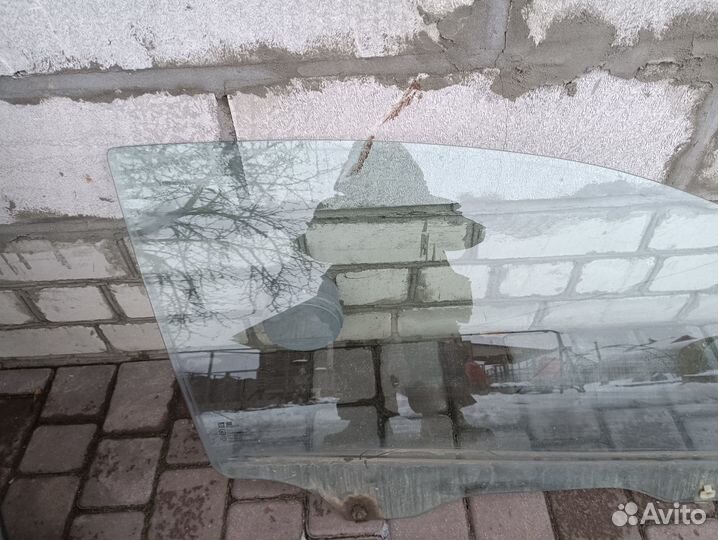 Стекло передней правой двери Chevrolet Aveo T255