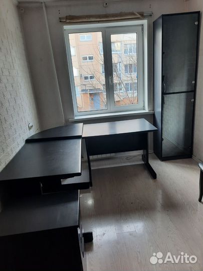 Книжный шкаф