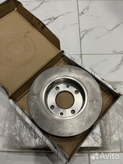 Диск тормозной передний