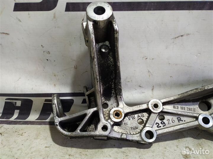 Крепление рычага подвески переднее правое Audi A3