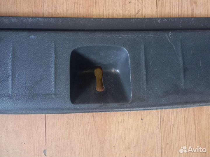 Накладка в багажник на Субару Трибека В 9