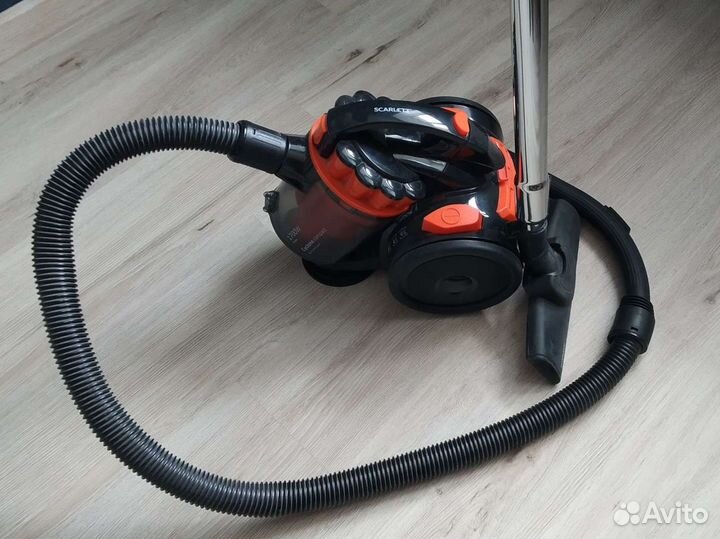Пылесос Scarlett 1700W