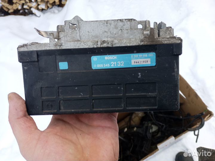 Блок управления двигателем mercedes w124