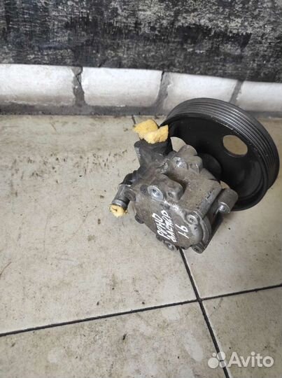 Насос гур Renault Duster 1.6 k4m