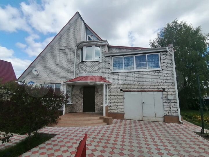 Дом 180 м² на участке 10 сот.