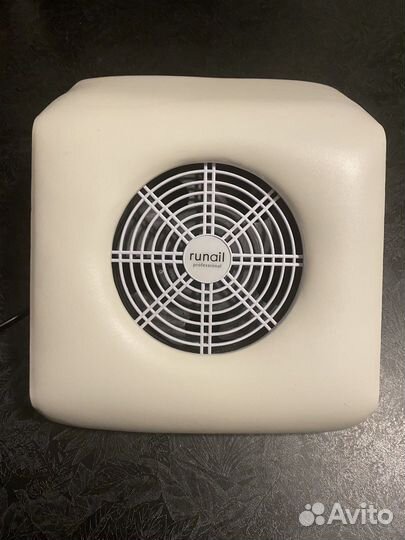 Пылесос, вытяжка для маникюра