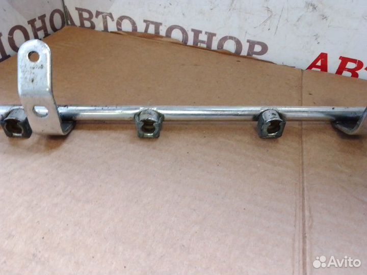 Топливная рампа Dodge Neon 2.0 1998