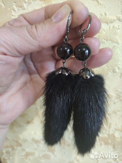 Серьги длинные с мехом норки