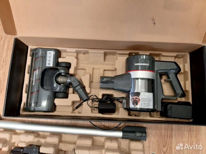 Беспроводной пылесос redmond