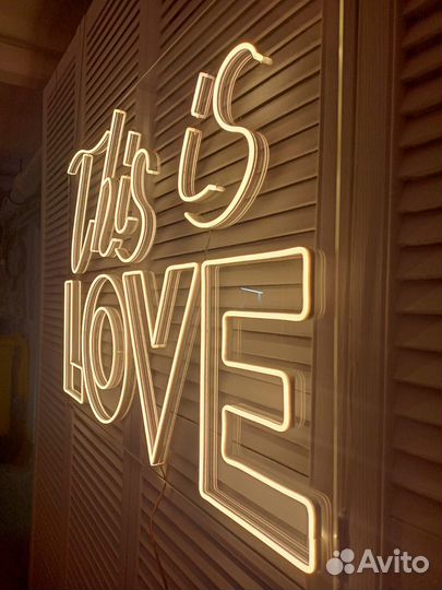 Неоновая вывеска