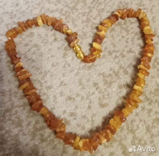 Янтарные бусы