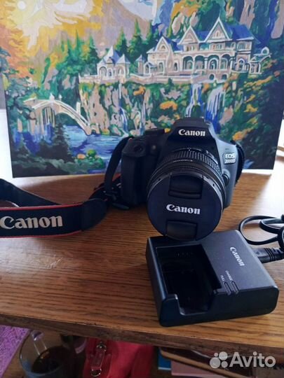 Фотоаппарат Canon 2000D