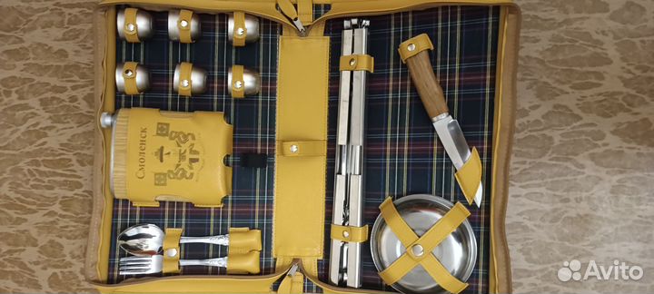 Подарочный набор для пикника в кейсе