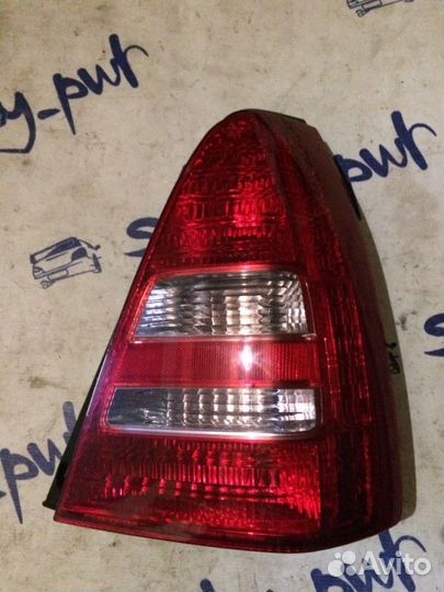Задний фонарь задний правый Subaru Forester SG5