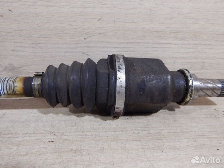 Привод левый Renault Logan / Лада Ларгус 1,6 16V