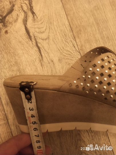 Шлепанцы женские 39 размер