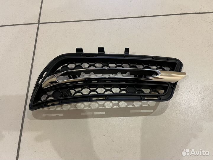 Решетка бампера правая Mercedes W212 AMG дорестайл