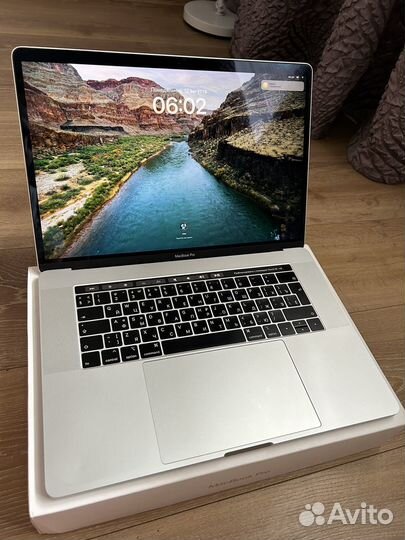 Apple MacBook Pro 15-inch 2018 6-core i7 /16/256Gb