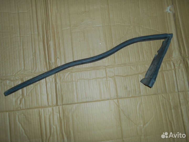 Уплотнение моторного отсека W212 M276 A2126280098